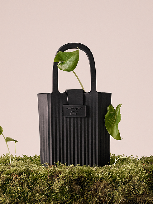 The First Fully Circular Handbag