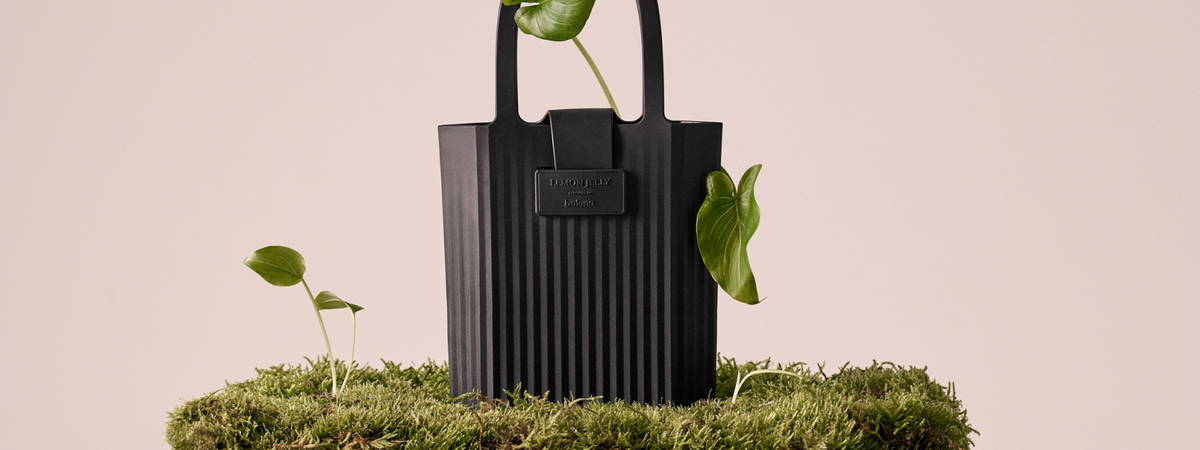 NYSSA handbag on moss